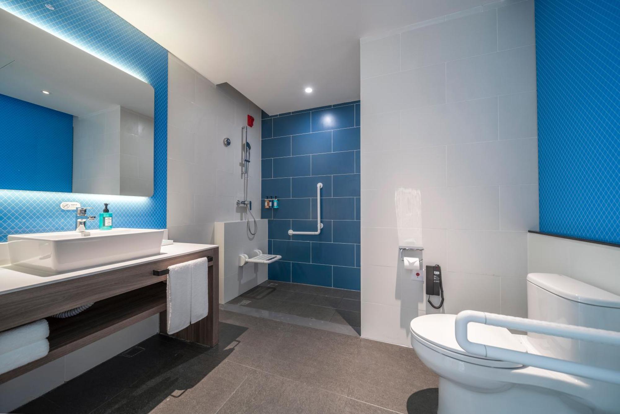 Holiday Inn Express Zhuhai Gongbei By Ihg Buitenkant foto