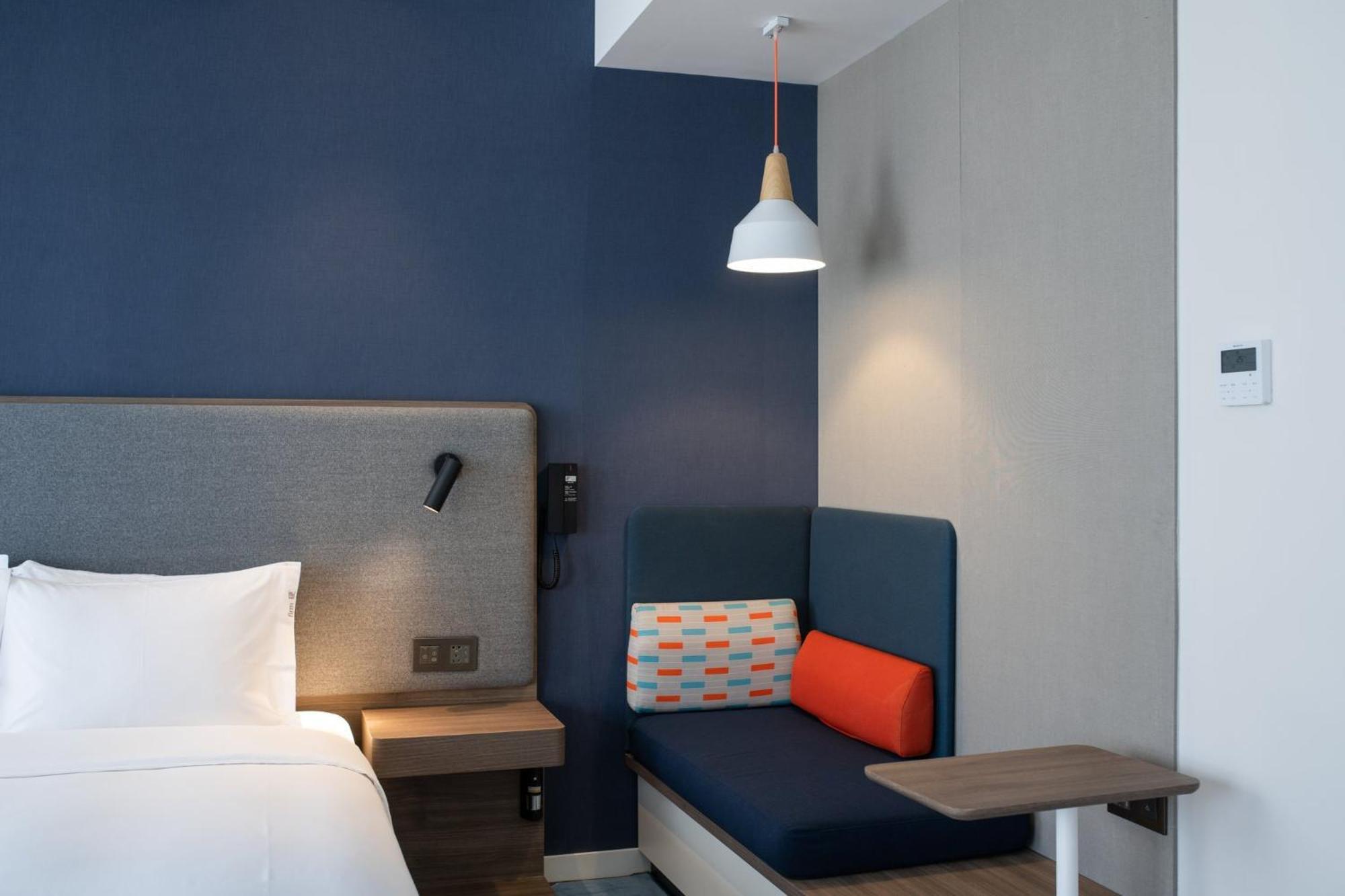 Holiday Inn Express Zhuhai Gongbei By Ihg Buitenkant foto